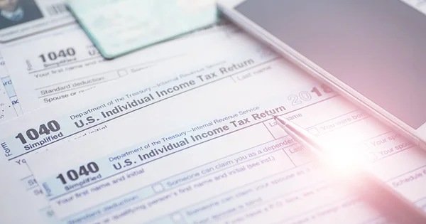 Річна Податкова Звітність Податкова Форма Столі Підпис Фінансової Звітності — стокове фото
