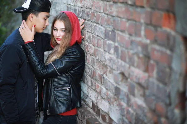 Liefdevol Koppel Wandelen Casual Kleding — Stockfoto