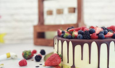 Tatil ve normal bir kahvaltı için şekerleme aromalı kekler.