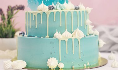 Tatil ve normal bir kahvaltı için şekerleme aromalı kekler.