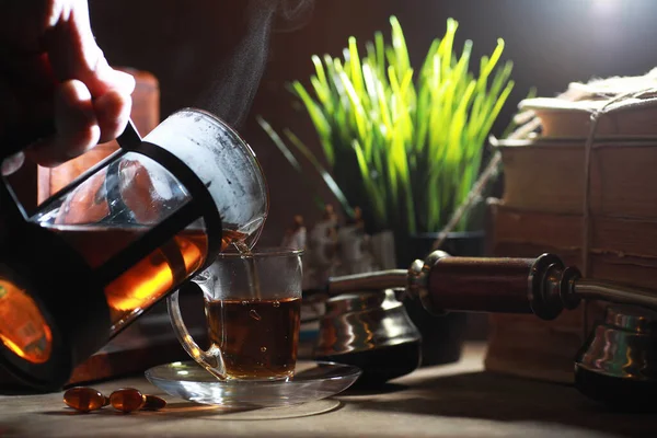 Koffie Brouwen Een Houten Tafel Mornin — Stockfoto