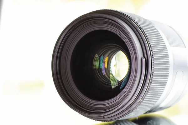Equipamento Videógrafo Fotógrafo Lentes Mesa Contra Fundo Lâmpadas Brilhantes Brilho — Fotografia de Stock