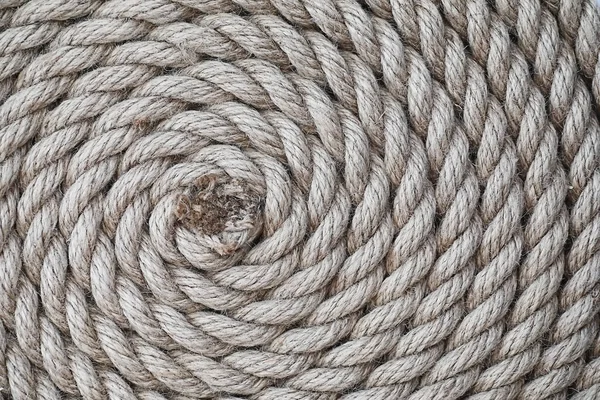 Πλέκεται Χοντρά Σχοινί Δεμένο Ένα Κουβάρι Χέμπ Σχοινί Για Διακόσμηση — Φωτογραφία Αρχείου