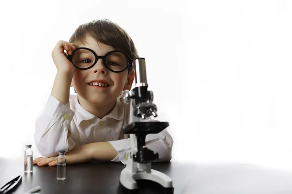 Jóvenes Científicos Químicos Orientación Vocacional Infantil Elección Profesión Médico Asistente — Foto de Stock