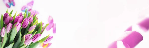 Strauß Schöner Rosa Tulpen Auf Weißem Hintergrund — Stockfoto
