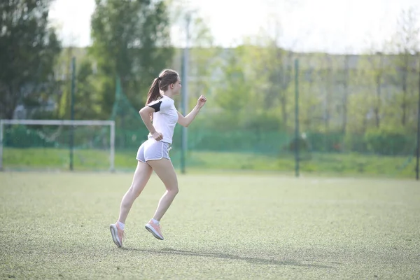 Mädchen Und Sportlicher Lebensstil Mit Übungen Und Trinkwasser — Stockfoto