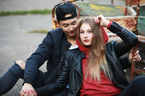 Loving Couple Walking Casual Clothes — Stock Photo, Image