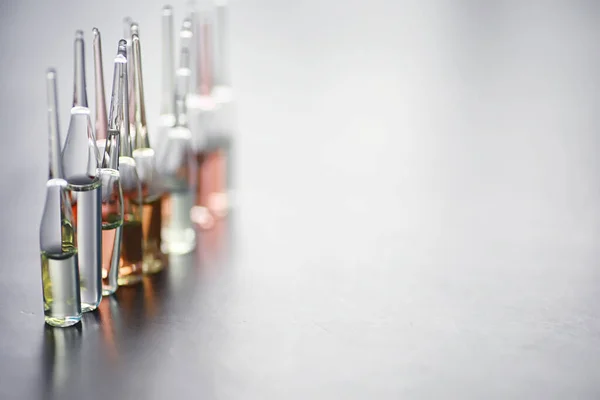 Rurki Testowe Lekami Testami Celu Przetestowania Ofiar Leczenia Zarażonych Ampułki — Zdjęcie stockowe