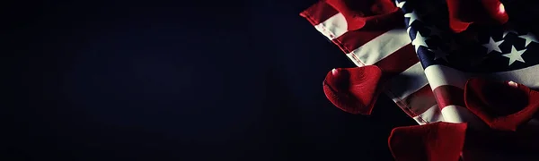 Американський Прапор Квітка Троянди Столі Символ Сполучених Штатів Америки Червоних — стокове фото