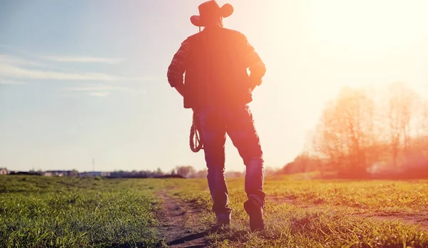 Chapéu Cowboy Loso Terreno Agricultor Americano Num Campo Com Chapéu — Fotografia de Stock