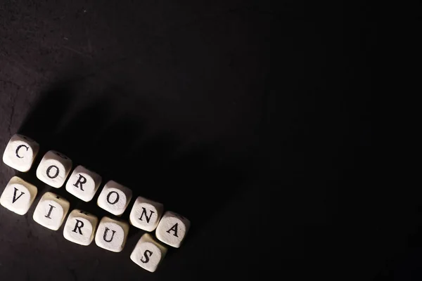 Μικρά Γράμματα Κυματίζουν Την Επιγραφή Ιός Σκοτεινό Φόντο Coronavirus Διευθυντής — Φωτογραφία Αρχείου