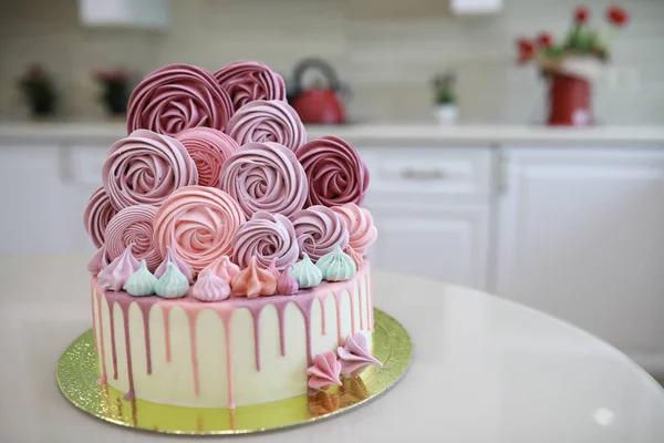 Gyönyörű Ünnepi Torta Keksz Különböző Krémek Díszíteni — Stock Fotó