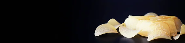 Patates Mısır Cipsi Atıştırmalık Tuzlu Aperatif Zararlı Ürünler Lezzetli Cipsler — Stok fotoğraf