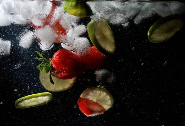 Wassertropfen Auf Reife Süße Früchte Und Beeren Frische Früchte Hintergrund — Stockfoto