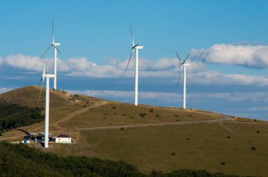 Yatay Rüzgar türbinleri... Yenilenebilir enerji.