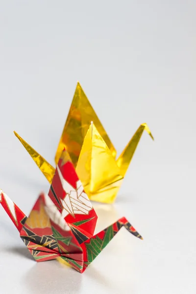 Gruas de Origami feitas de papel japonês — Fotografia de Stock