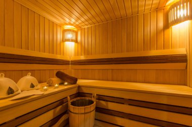 Yeni modern ahşap sauna iç