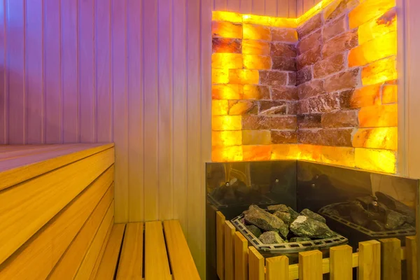 Interno di una nuova sauna moderna in legno — Foto Stock