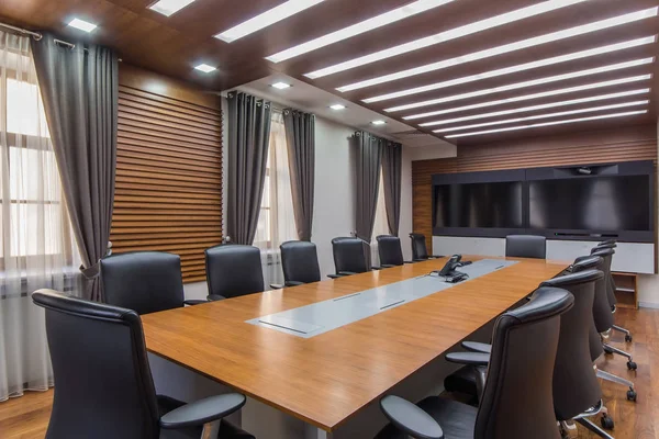 İç modern bir ofis toplantı odası ile geniş ekran Tv