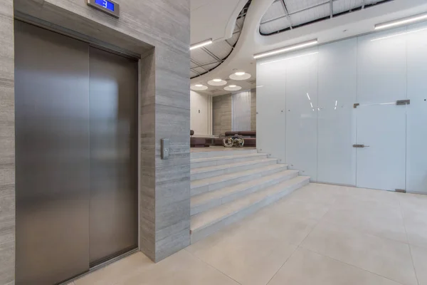 Modern klinik veya ofis Merkezi giriş