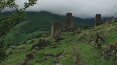 Ortaçağ anıtlar, Kurtat Gorge