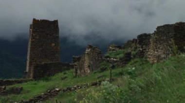 Ortaçağ anıtlar, Kurtat Gorge