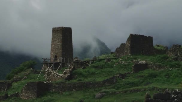 Monumenti medievali, Kurtat Gorge — Video Stock