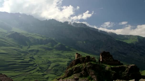 Middeleeuwse monumenten, Kurtat Gorge — Stockvideo