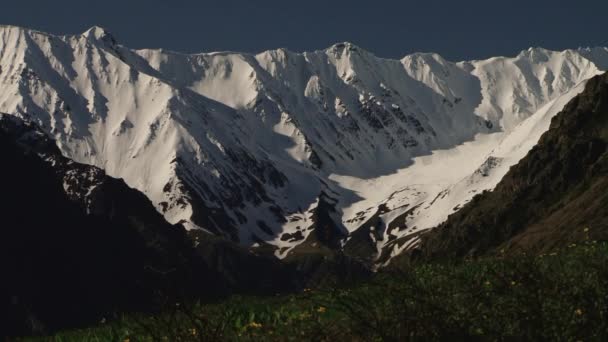 Βουνό Kurtat στη Βόρεια Οσσετία — Αρχείο Βίντεο