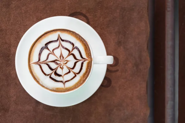 Copa Chocolate Caliente Con Hermosa Latte Art —  Fotos de Stock