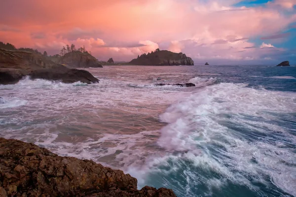 Puesta Sol Una Playa Rocosa Norte California — Foto de Stock