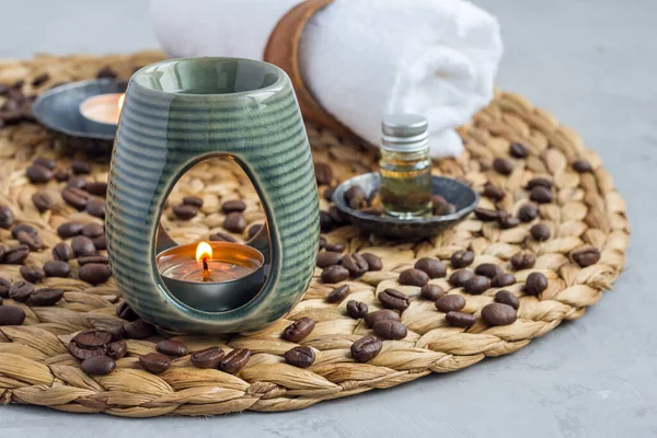 Aroma lambası, örülmüş paspas, kaplıca arkaplan, yatay, kopyalama alanı