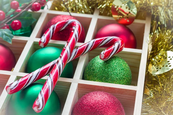 Préparation Pour Noël Boules Festives Canne Bonbons Dans Une Boîte — Photo