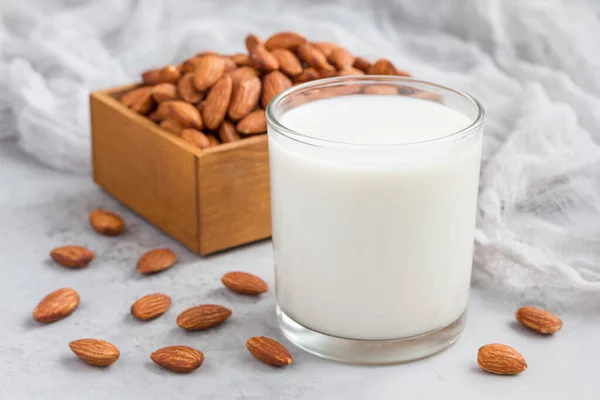 Leche Almendras Vaso Con Almendras Sobre Fondo Horizontal — Foto de Stock