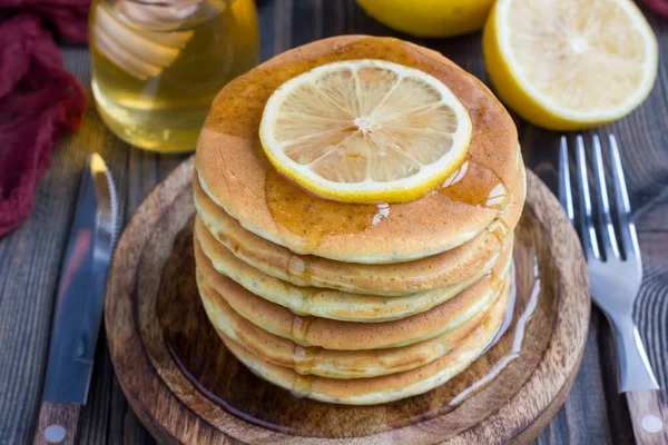 Panquecas Caseiras Saudáveis Limão Chia Servidas Com Mel Horizontais — Fotografia de Stock