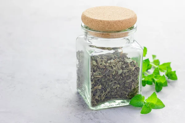 Dry Herbal Mint Tea Glass Jar Fresh Peppermint Background Horizontal — Stock Photo, Image