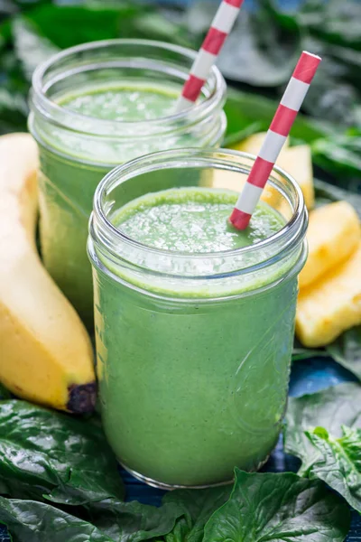 Méregtelenítő Zöld Smoothie Spenóttal Ananásszal Banánnal Joghurttal — Stock Fotó