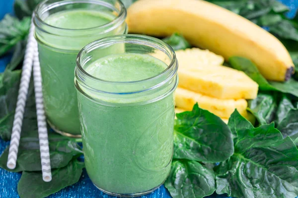 Detox Green Smoothie Σπανάκι Ανανά Μπανάνα Και Γιαούρτι Οριζόντια — Φωτογραφία Αρχείου