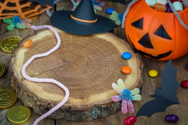 Halloween Jack Lantern Κουβά Ξεχειλίζει Καραμέλα Τρομακτικό Απόκριες Διακοσμήσεις Οριζόντια — Φωτογραφία Αρχείου