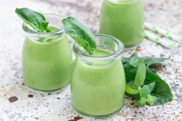 Vanilla Mint Spinach Coconut Milk Detox Green Smoothie Glass Horizontal — Stock Photo, Image