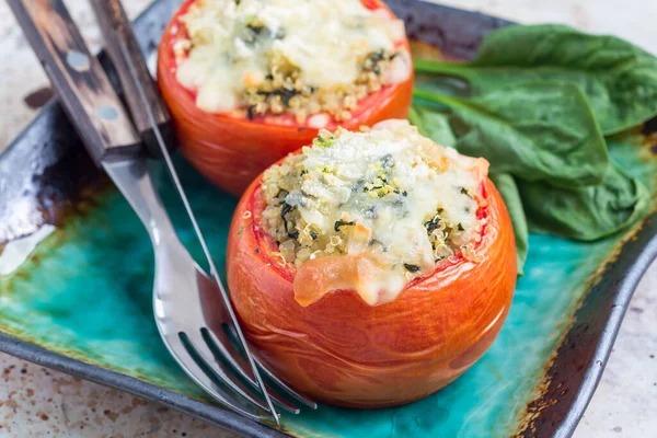 Tomate Casero Horno Relleno Con Quinua Espinacas Rematado Con Queso — Foto de Stock