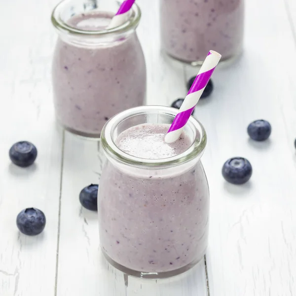 Färsk Smoothie Med Blåbär Banan Havre Mandelmjölk Och Yoghurt Fyrkantigt — Stockfoto