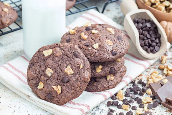 Homemade Chocolate Cookies Walnuts Chocolate Chips Table Served Milk Horizontal — Stock Photo, Image