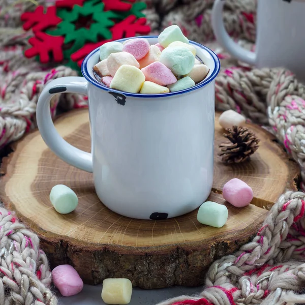 Homemade Hot Chocolate Topped Marshmallow Enamel Mug Stay Wooden Log — Stock Photo, Image
