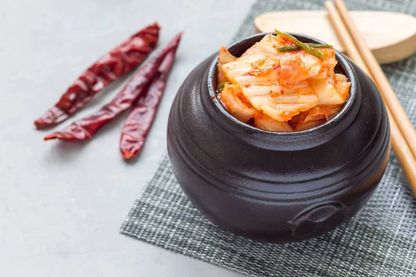 Kimchi Kohl Koreanische Vorspeise Keramikglas Horizontal — Stockfoto