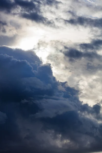 Céu dramático e nuvens vista aérea — Fotografia de Stock