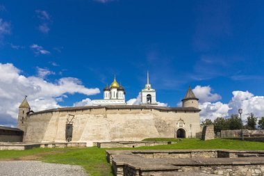 Pskov Kremlin yaz görünümü