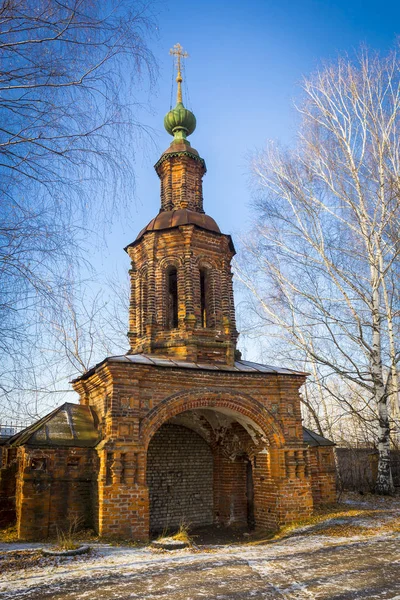 Porta de entrada Igreja de São João Batista Igreja território — Fotografia de Stock