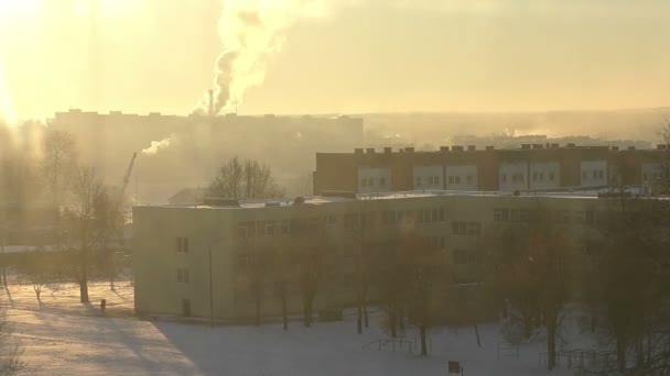 美丽的过程，与城市景观在冬日的太阳下山 — 图库视频影像