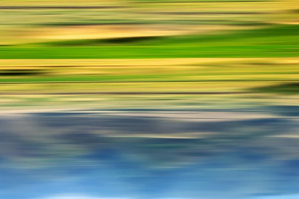 Sfondo psichedelico basato sull'immagine del paesaggio azzurrato — Foto Stock